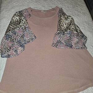 Women's Boutique Ruffled Gold Accent Sleeve Stretch Top Sz Small Soft Comfy #275